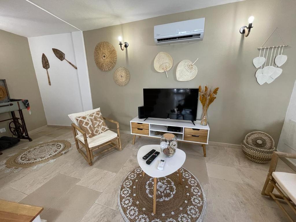 River Sun Valada Luaran gambar